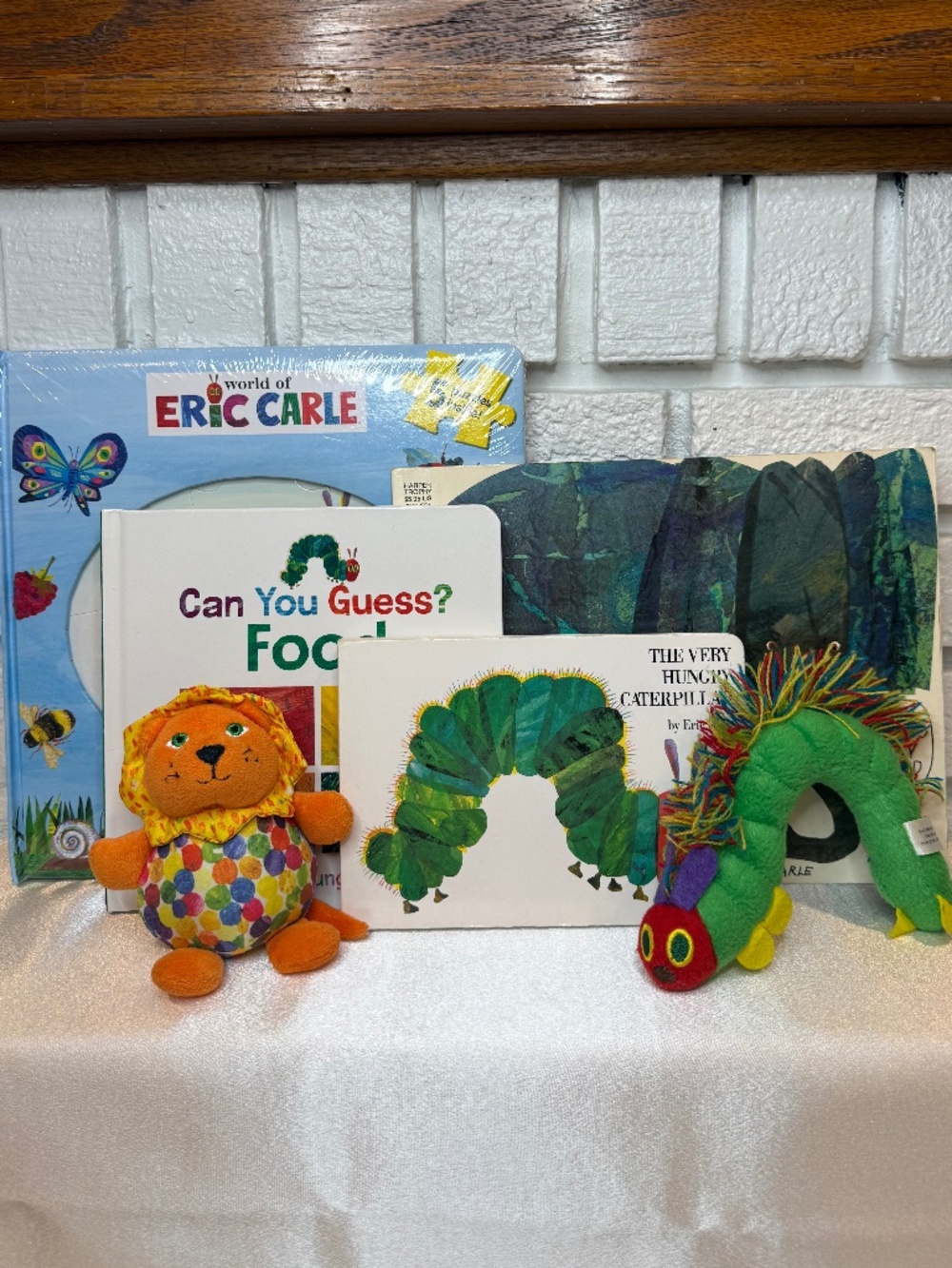 Eric Carle Book & Plush Bundle - The Very Hungry Caterpillar